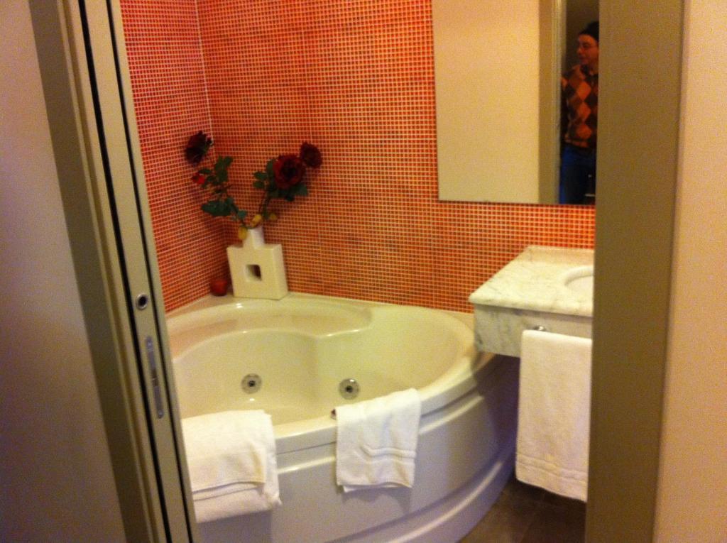 ホテルBcomfort カリアリ 部屋 写真